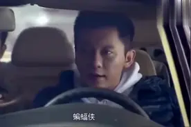 千万不要跟面包车硬碰硬，因为你永远不知道车上会下来多少人