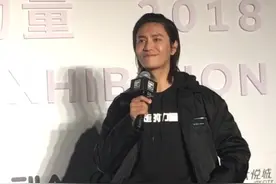 #陈坤 提起小时候，特别介意别人说自己矮。但如果现在听到的话，会笑笑说，“我儿子比我高呀”，也是十分可爱了～视频封面