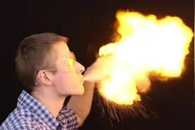 一分钟学会嘴里喷火