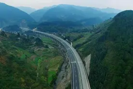 南大梁高速12日全线通车 达州3小时直达成都(图)图片