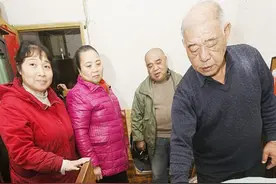 六兄妹24小时守护八旬植物人母亲5年图片