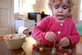 不起眼的小牙签，原来能让孩子玩得这么开心图片