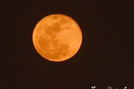 美好的不止蓝天暖阳！赶紧推窗 赏成都红月图片