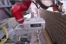 知道机器人是怎么盖房的吗？满满的科技感，现代化十足！视频封面