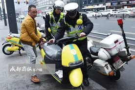 500辆“共享电瓶车”投放蓉城，首日两车因乱停放被拖离图片
