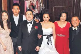 曾志伟两任妻子生下两个儿子两个女儿！看看哪一个最像他？视频封面