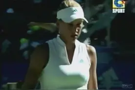 小威廉姆斯VS库尔尼科娃2002悉尼站视频封面