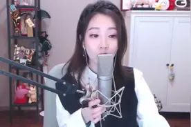 抖音网红 冯提莫 美女主播直播演唱《哼》视频封面