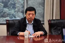 傅德辉出任湖北省人大常委会党组书记，张岱梨任党组副书记图片