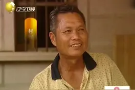 村民房子下边却是许多小陶罐，里边装着细小骨头，还没有筷子长！