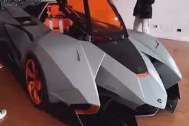 价值1亿2000万的兰博基尼，看看车主是怎么上车的