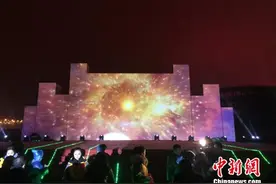 探访贵阳灯会：爱心·环保·迷人醉(组图)图片