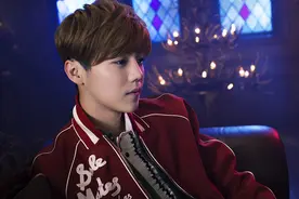 鹿晗《微白城市》MV花絮上线 销量突破326万图片