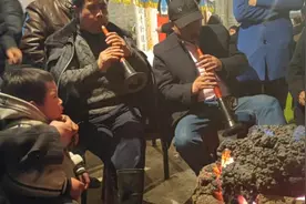 贵州纳雍唢呐，虽然短但是配合得很好视频封面