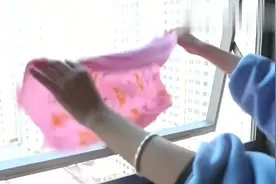 家里做饭一屋子的油烟 没关系小编教你1分钟去除油烟视频封面