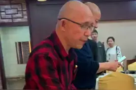 如何用一片树叶切断八支筷子，以柔克刚。