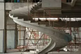 现浇钢筋混凝土楼梯净高不足时要怎么办？图片