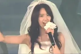 林允儿穿着婚纱唱歌，犹如仙女下凡，太漂亮了视频封面