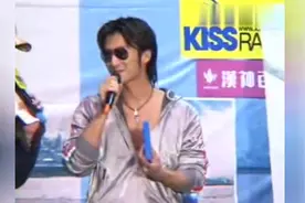 谢霆锋-勇者之歌 & 爱回来 & 你微笑时好美 2005 高雄签唱会