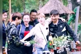 43岁何炅承认单身，王菁并非何炅老婆，不婚原因另有深意视频封面