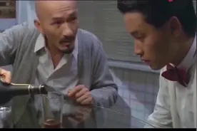 未来女婿谦虚说不会喝酒，岳父看到杯子后懵了视频封面