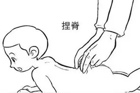 为易感冒的宝宝捏脊推拿图片