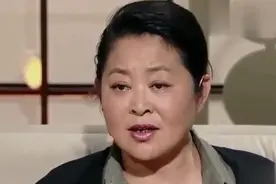 倪萍儿子现今很有出息！在外留学独立自主挣钱，攒下十万交给外婆视频封面
