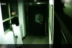 作死，假扮鬼惨被路人打图片