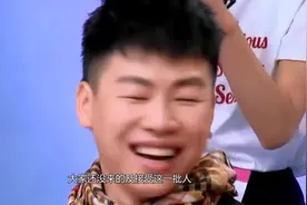 薛之谦暗讽某歌手，唱歌全靠语气词，网友：真敢说！