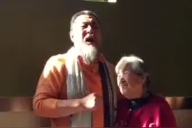 关公扮演者陆树铭喝醉酒演唱《一壶老酒》，感人！视频封面