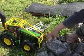 杰克户外农场儿童的玩具拖拉机视频封面