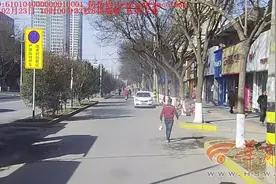 注意啦！渭南城区黄色道沿下停车罚100元扣3分图片