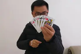 读心魔术，记住一张牌，魔术师能够准确猜到，原理其实很简单
