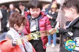 《放开我北鼻》第二季升级 易烊千玺暖萌力爆发图片