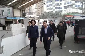 区领导带队检查汉长安城遗址区环境整治工作和开元公园建设拆迁推进情况图片