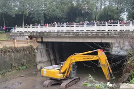 今天，永川红河广场聚集了一大群人，他们在干嘛……图片