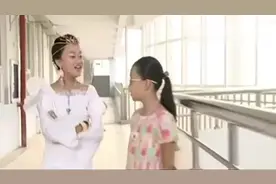 巴啦啦小魔仙：美琪让严莉莉在舞台上当众出糗，引起三人变身对战视频封面