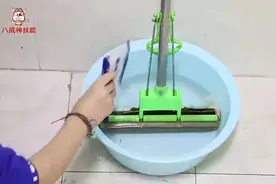 海绵拖把变黑不好洗，学会这个窍门，海绵拖把轻松洁净，方法真棒视频封面