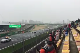 F1上海站直播～保时捷卡雷拉杯开场黄旗，安全车领跑第一圈视频封面