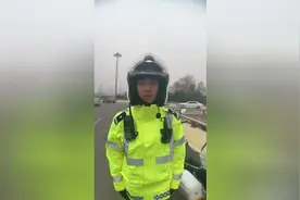 郑州“铁骑”上阵治拥堵 “护航”春运保平安视频封面