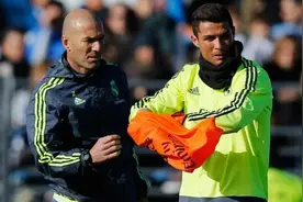 齐达内：我非常欣赏C罗 他总渴望更多成功图片