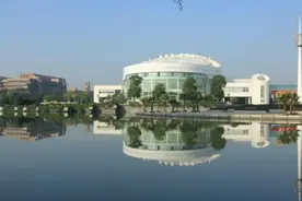 浙大版《南山南》，好听视频封面