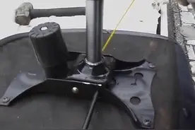 电脑椅气压棒的拆卸，原来这么简单，学会电脑椅不用买新的了