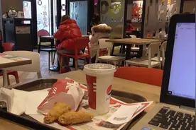 本打算在肯德基蹭个网，结果网连不上，还花了18块，真贵，我血亏视频封面