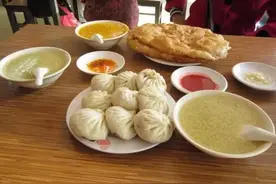 美国人为吃包子排长队，一个包子卖70块钱｜目击晒图图片