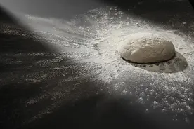 网红面包店用过期面粉，面粉发霉后有哪些危害图片