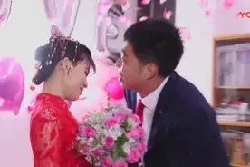 真实婚礼 新郎看新娘的这个眼神 好吸引单身姑娘视频封面