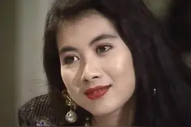 服务员比男友更懂女孩的事 男友生气了