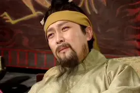 诸葛亮装病携群臣赚刘备 刘备不得已称帝视频封面