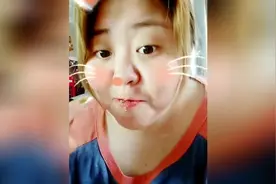 我以前特别喜欢吃三文鱼，但是生的东西多少都有些寄生虫视频封面